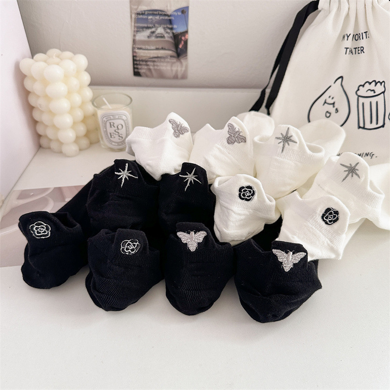 6 Pair Luxury Brand Women Sock - Embroidery On Socks recensie en prijs