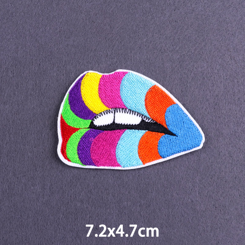 Love Is Love Heart Patches On  - Embroidery Lips recensie en prijs