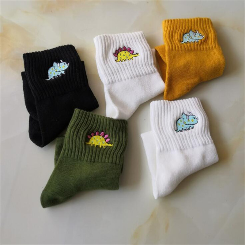Cute Women Embroidery Dinosaur - Embroidery On Socks recensie en prijs