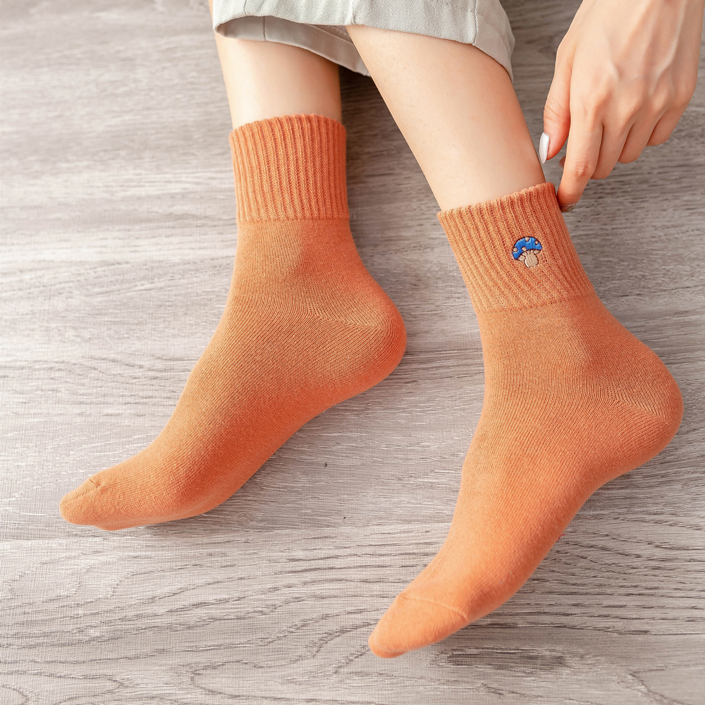 New Women's Embroidery Cute Ca - Embroidery On Socks recensie en prijs