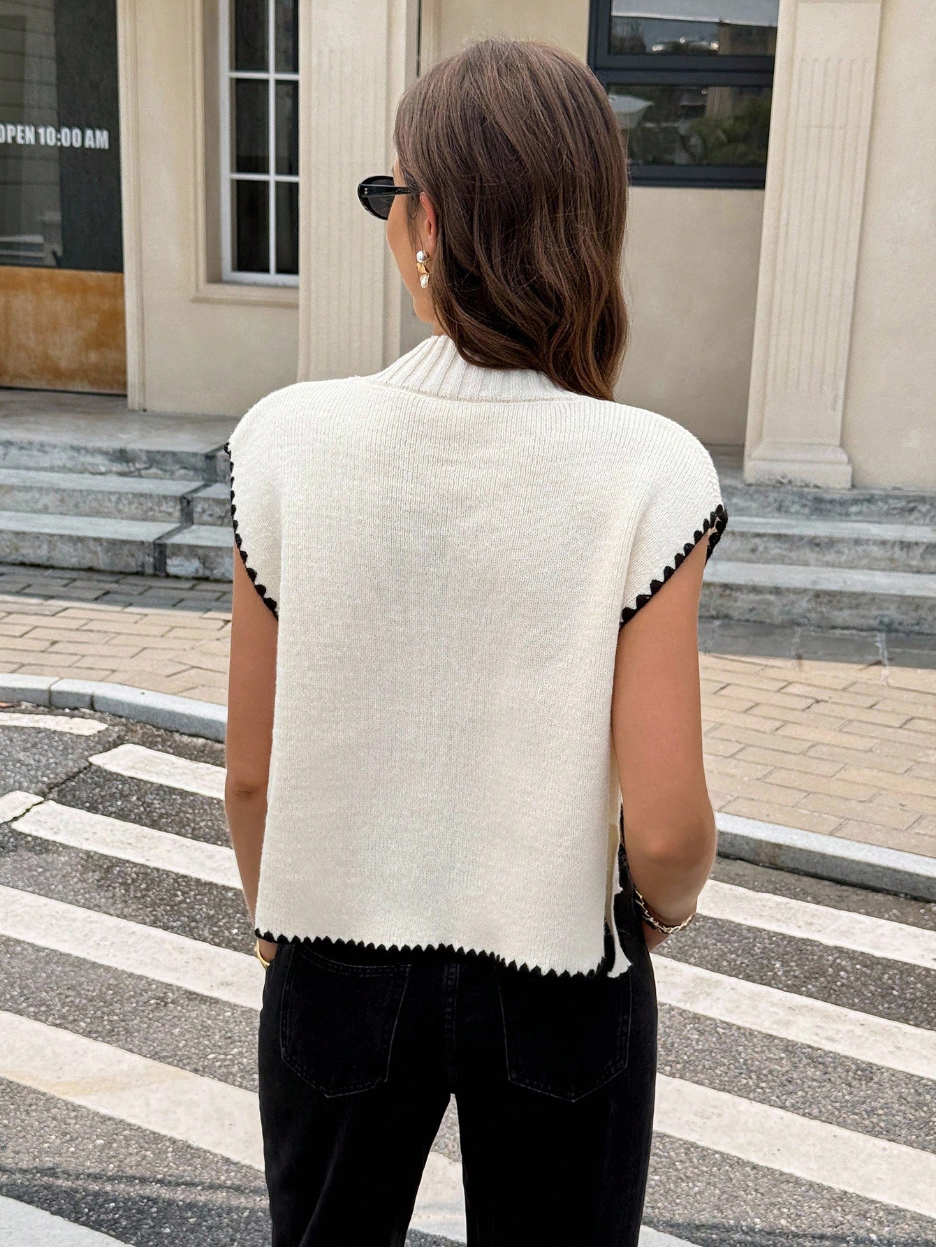 Cream Knit Sleeveless Sweater  - Embroidery Cream recensie en prijs