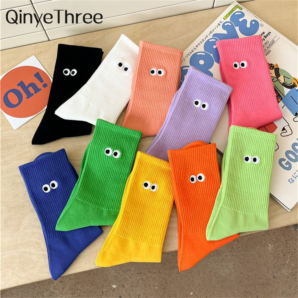 New Women's Embroidered Big Ey - Embroidery On Socks recensie en prijs