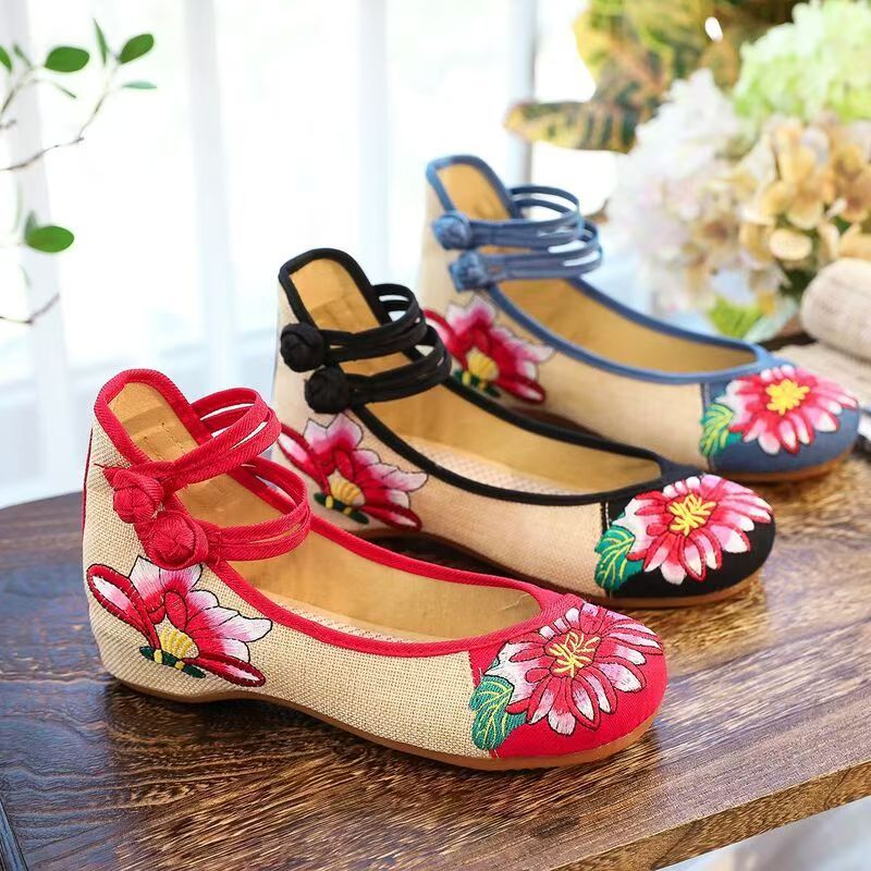 Woman Wedges Embroidered Cloth - Embroidery Canvas recensie en prijs